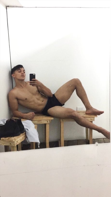 Naakte gelekte OnlyFans-foto van Fioc 