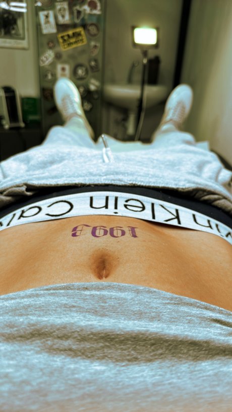 Naakte gelekte OnlyFans-foto van   