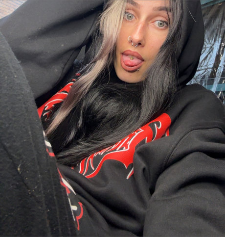 Naakte gelekte OnlyFans-foto van Harleen