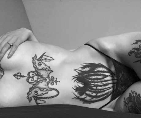 Naakte gelekte OnlyFans-foto van Lune Sauvage