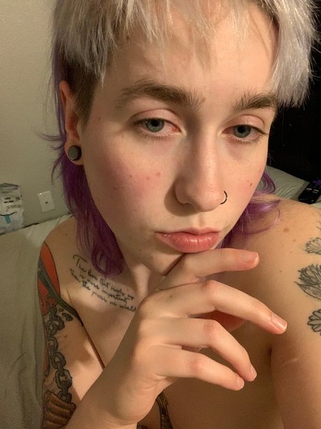 Naakte gelekte OnlyFans-foto van Justine