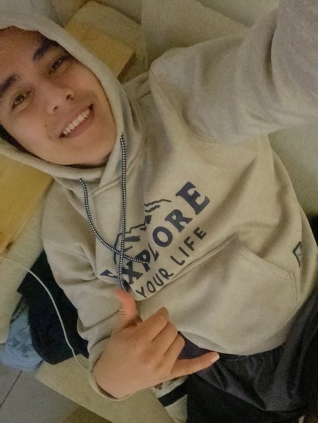 Naakte gelekte OnlyFans-foto van Camilo