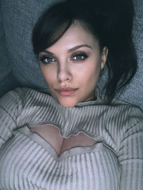 Naakte gelekte OnlyFans-foto van Goddess Bee