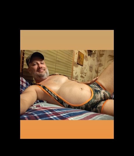 Naakte gelekte OnlyFans-foto van Smokeyericbenard