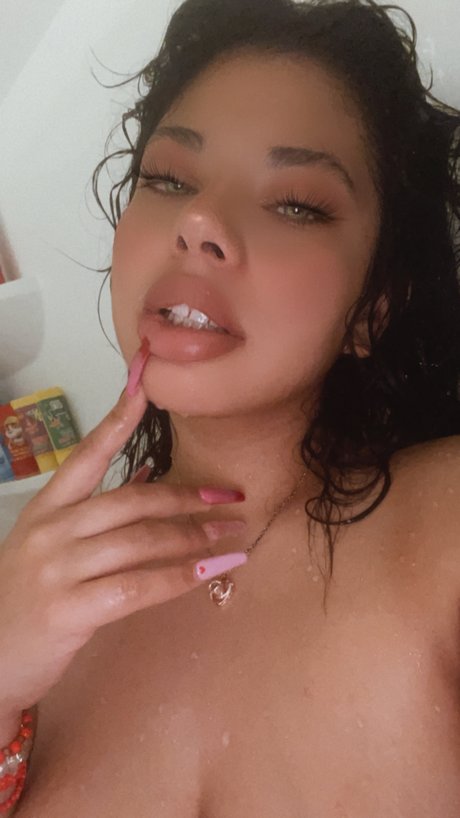Naakte gelekte OnlyFans-foto van Sofie