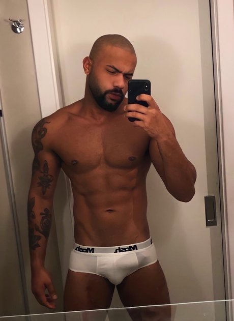 Naakte gelekte OnlyFans-foto van Malvado