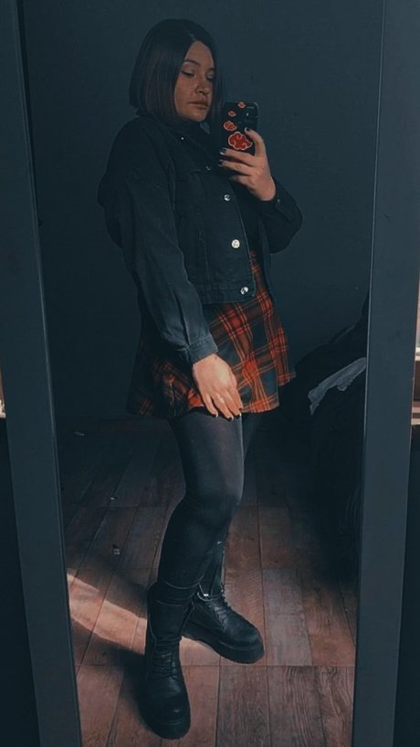 Naakte gelekte OnlyFans-foto van Miss Furia