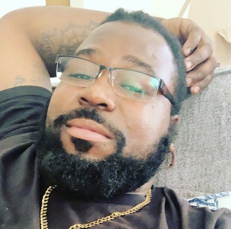 Naakte gelekte OnlyFans-foto van Slutdawg Millionaire