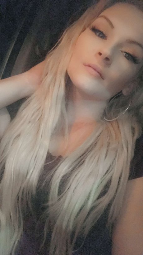 Naakte gelekte OnlyFans-foto van Jada Nicole
