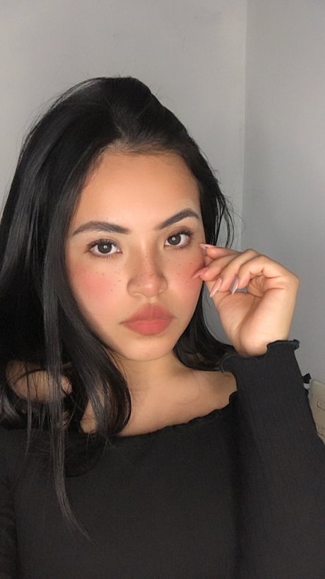 Naakte gelekte OnlyFans-foto van Heidi Gonzalez