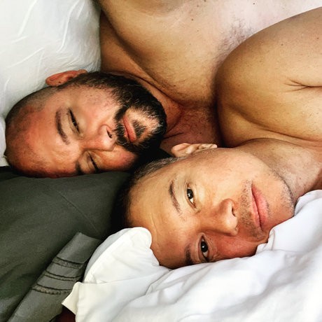 Naakte gelekte OnlyFans-foto van Men Of Yoga