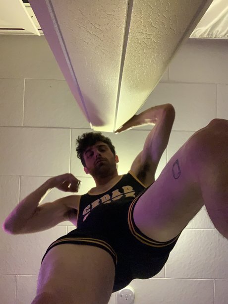 Naakte gelekte OnlyFans-foto van Only Franxxx