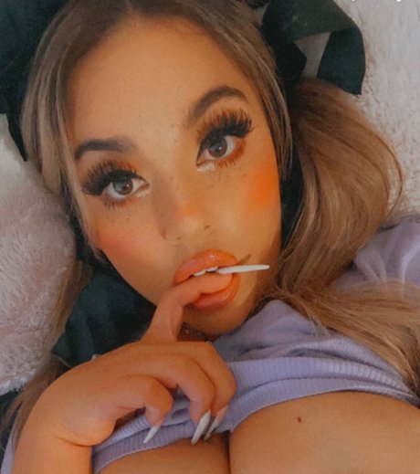 Naakte gelekte OnlyFans-foto van Mercedes Beaute