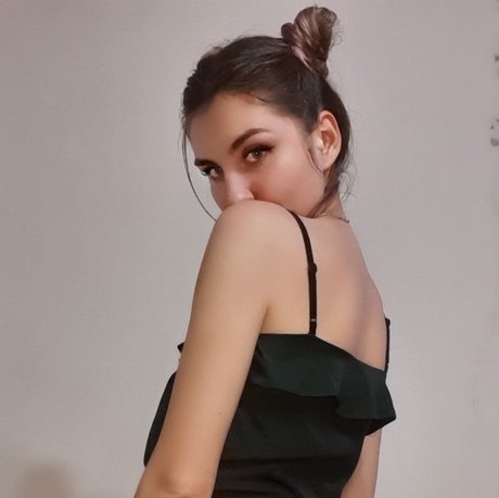 Naakte gelekte OnlyFans-foto van Shine
