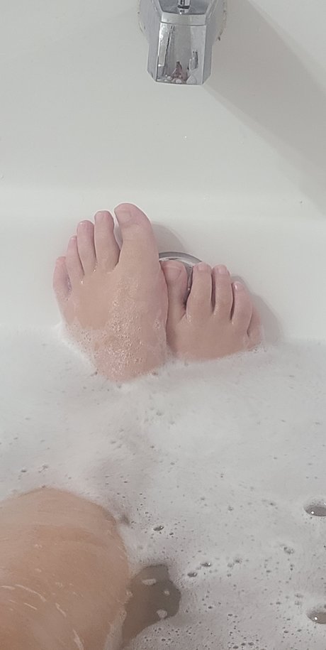 Naakte gelekte OnlyFans-foto van Foot Fetish Desires