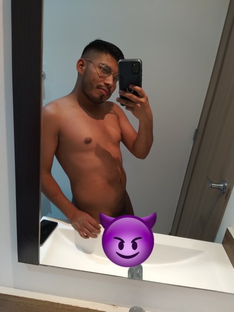 Naakte gelekte OnlyFans-foto van Francisco Armando Castillo Dubon