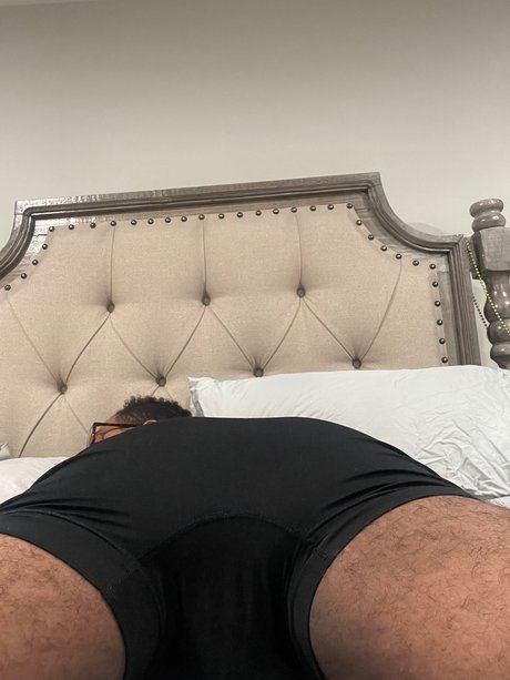Naakte gelekte OnlyFans-foto van Randal Skinner