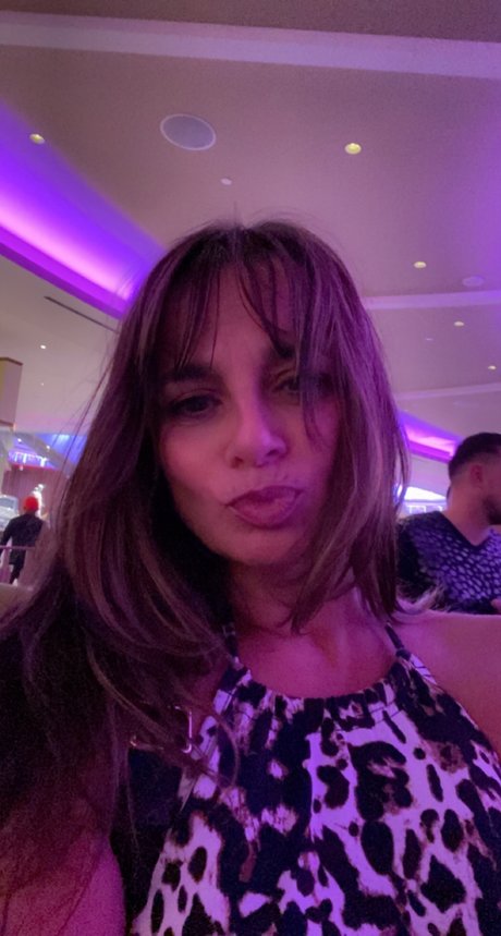 Naakte gelekte OnlyFans-foto van Chat With Cat