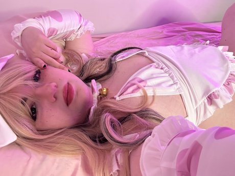 Naakte gelekte OnlyFans-foto van Nikola Strife