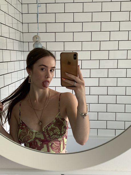Naakte gelekte OnlyFans-foto van Ruby