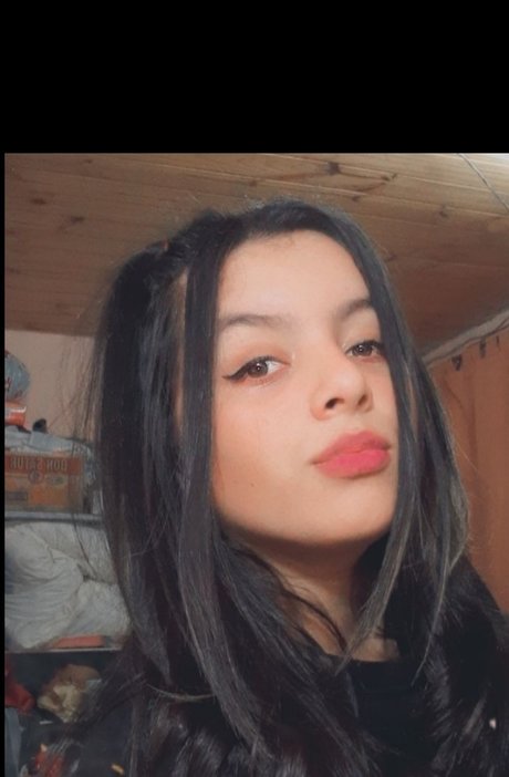 Naakte gelekte OnlyFans-foto van Yanina Baez