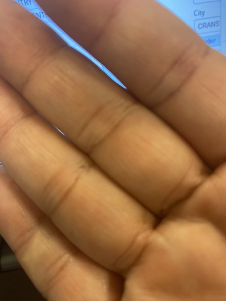 Naakte gelekte OnlyFans-foto van Klearly