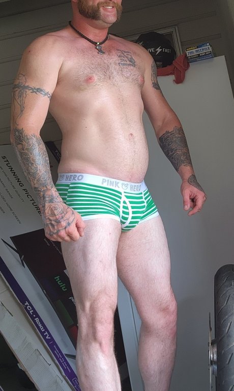 Naakte gelekte OnlyFans-foto van The Viking