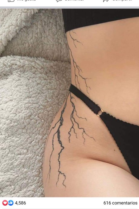 Naakte gelekte OnlyFans-foto van Ever Ly
