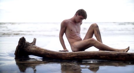 Naakte gelekte OnlyFans-foto van Cameron Price