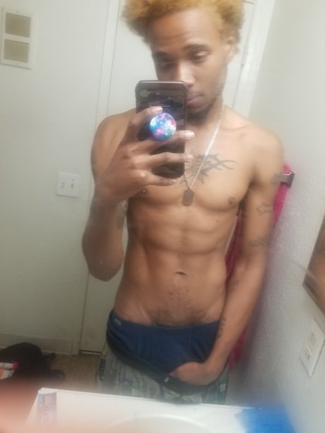 Naakte gelekte OnlyFans-foto van Nova