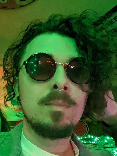 Naakte gelekte OnlyFans-foto van Trashcan Wallace
