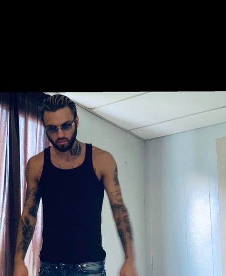Naakte gelekte OnlyFans-foto van Italian Fyp