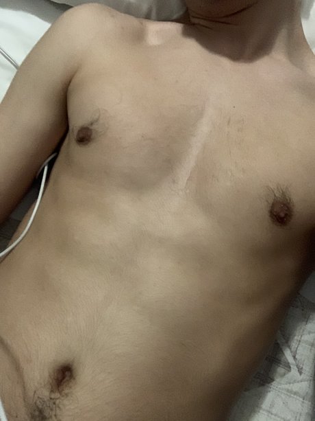Naakte gelekte OnlyFans-foto van Italiantwink98