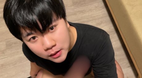 Naakte gelekte OnlyFans-foto van Nudnons