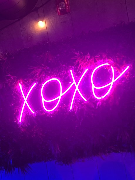 Naakte gelekte OnlyFans-foto van Sorrel