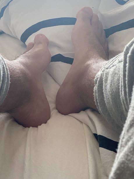 Naakte gelekte OnlyFans-foto van Piedi33