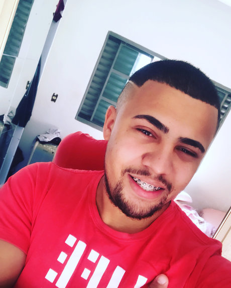 Naakte gelekte OnlyFans-foto van Gabriel Lima