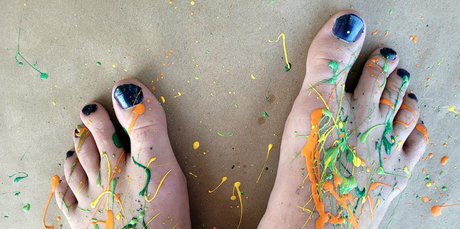 Naakte gelekte OnlyFans-foto van Queendirtyfeet