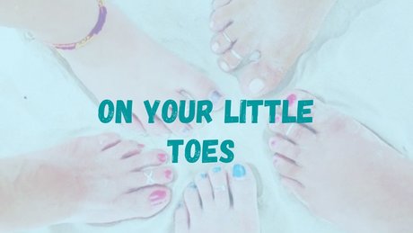 Naakte gelekte OnlyFans-foto van On Your Little Toes
