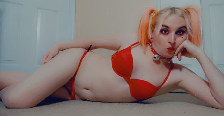 Naakte gelekte OnlyFans-foto van Nicole Valentine