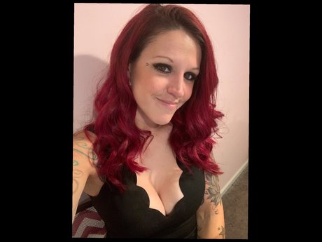 Naakte gelekte OnlyFans-foto van Crystal Lund
