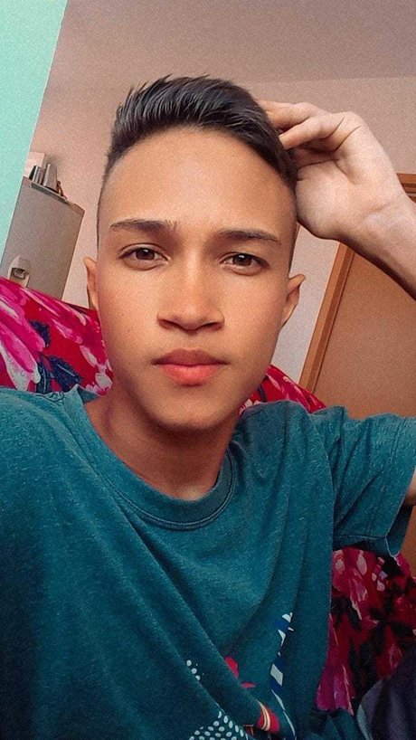 Naakte gelekte OnlyFans-foto van Paulohenrique