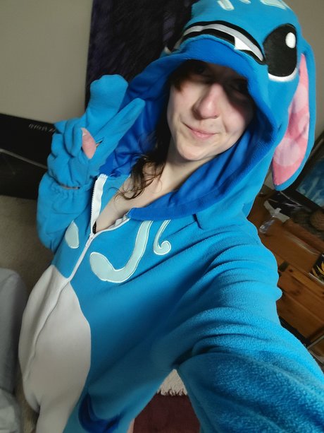 Naakte gelekte OnlyFans-foto van Happygoluckytgirl