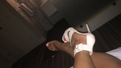 Naakte gelekte OnlyFans-foto van Kandikreamxxx