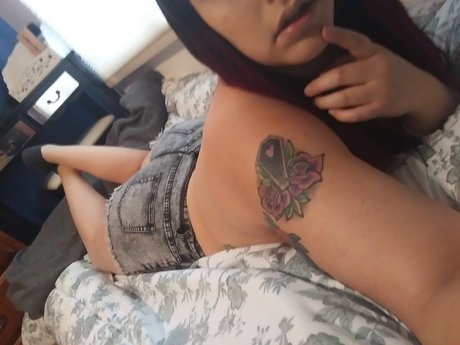 Naakte gelekte OnlyFans-foto van Queena