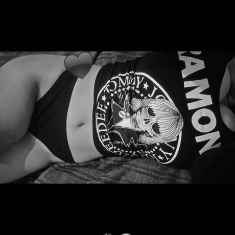 Naakte gelekte OnlyFans-foto van Mushu
