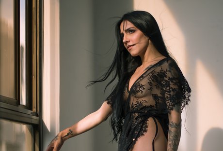 Naakte gelekte OnlyFans-foto van Iommamusica