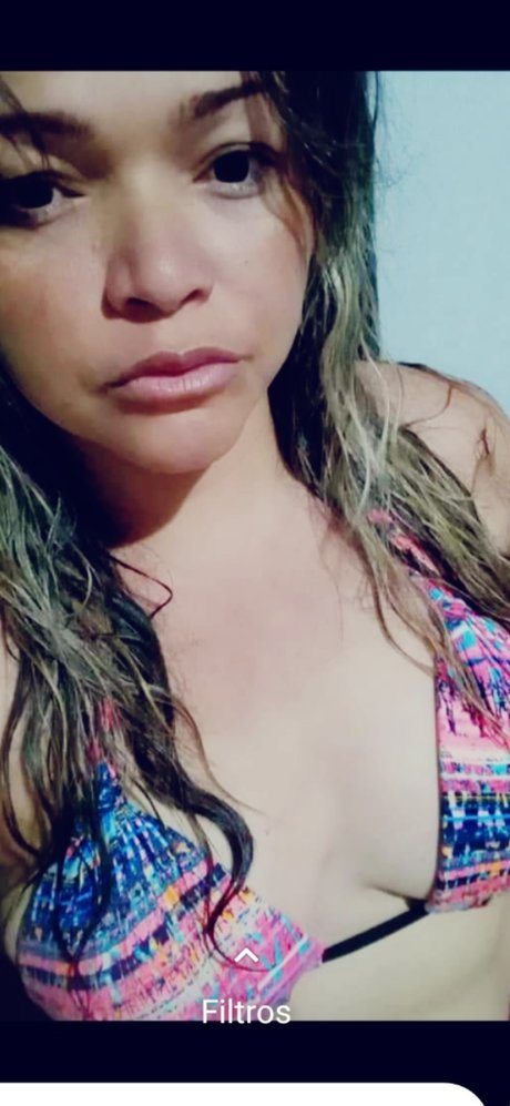 Naakte gelekte OnlyFans-foto van Cleo