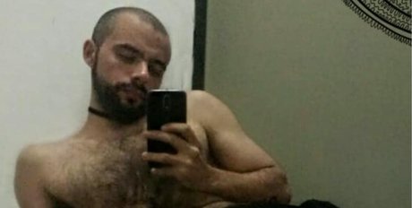 Naakte gelekte OnlyFans-foto van Lumen