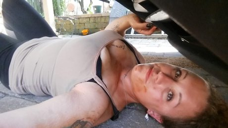Naakte gelekte OnlyFans-foto van Medicated Mermaid